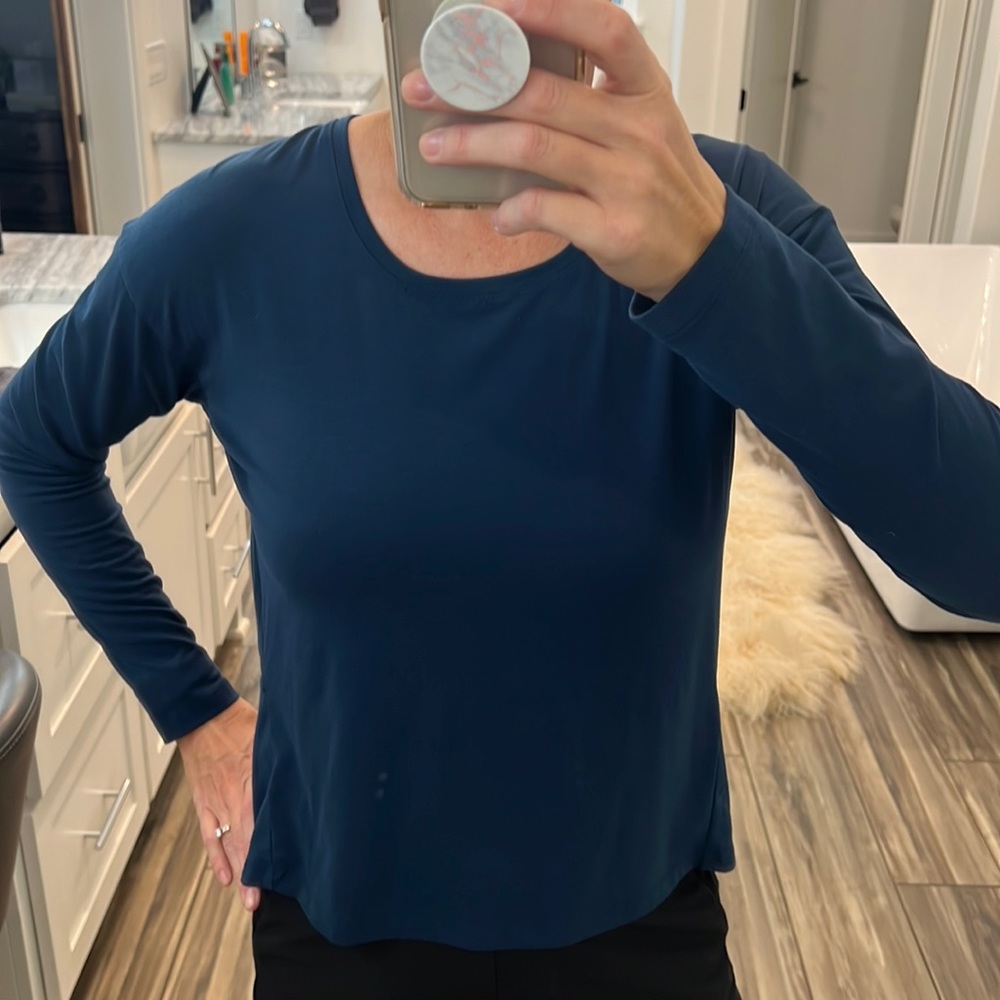 Athleta top - Picture 2 of 4